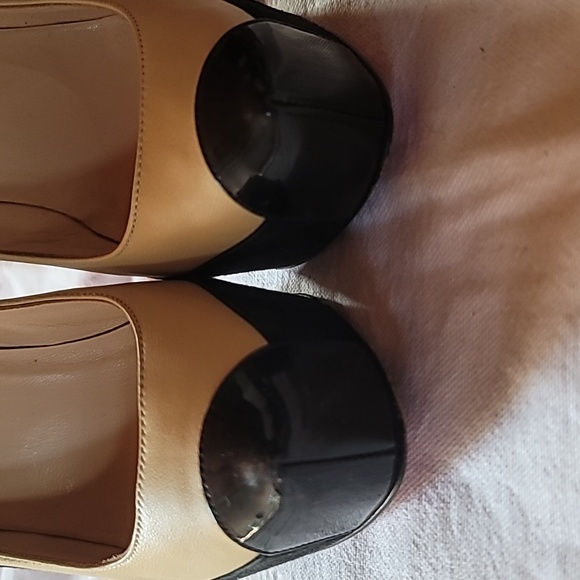 Christian Louboutin, Black & Tan, Size 37.5 - Picture 4 of 7